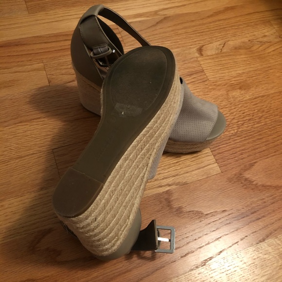 Indigo Rd. Airy Wedge - Picture 4 of 8